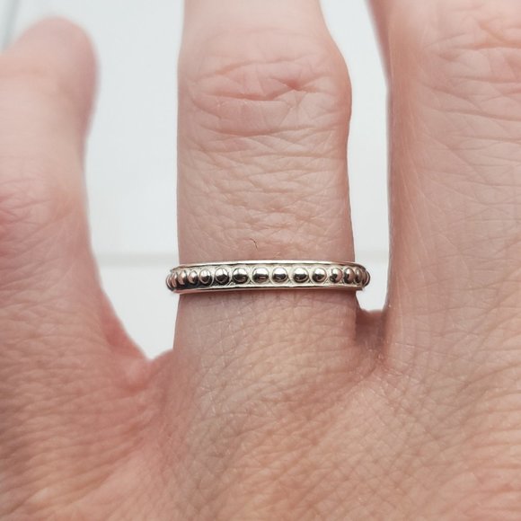 Size 7 925 Sterling Silver Cool Dotted Pattern Simple Ring - Picture 2 of 7